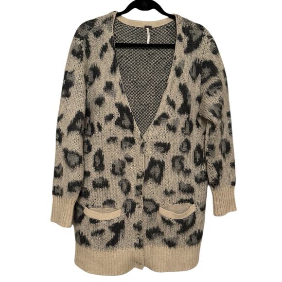 Free People Out of Africa Leopard Cheetah Cardigan Women's Size Medium Soft - Picture 1 of 7